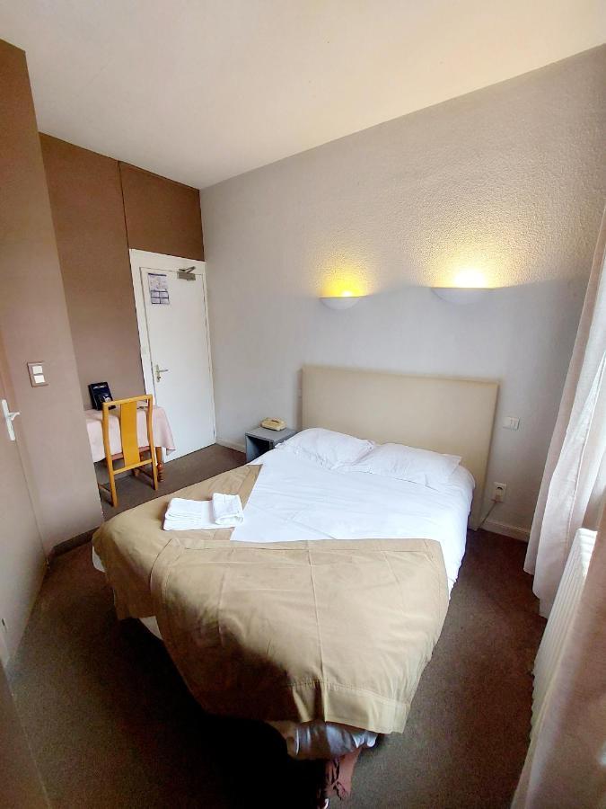 קומבור Hotel Restaurant Du Lac מראה חיצוני תמונה